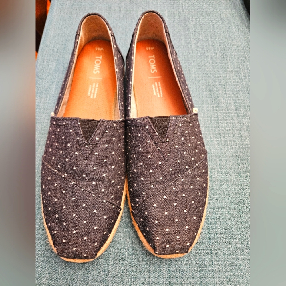 Toms slip ons